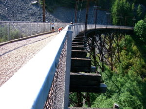 Way off & way down there. 20 August 2006. Foto by William Bass.
