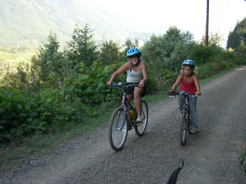Silly Morgan & Serious Kate. Riding toward Rattlesnake Lake. 20 August 2006.